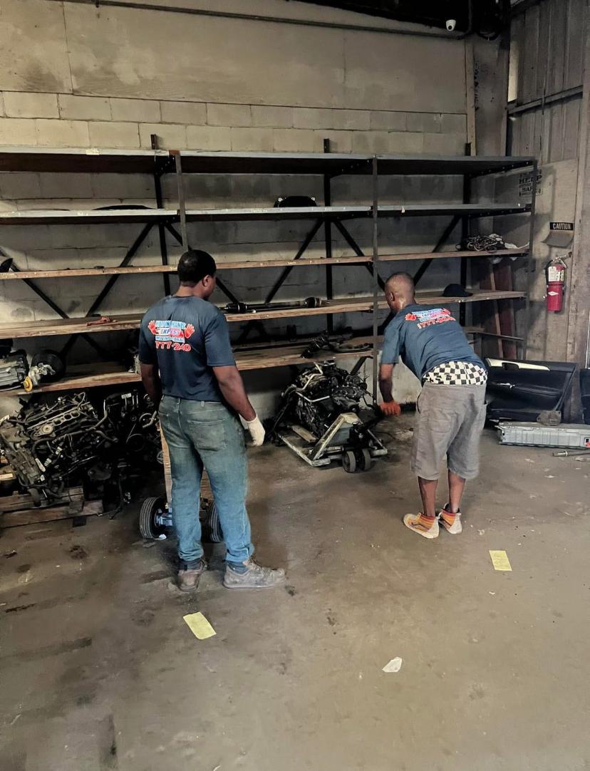 Movers 7 Specialized equipment movers transporting industrial machinery in Jacksonville, FL