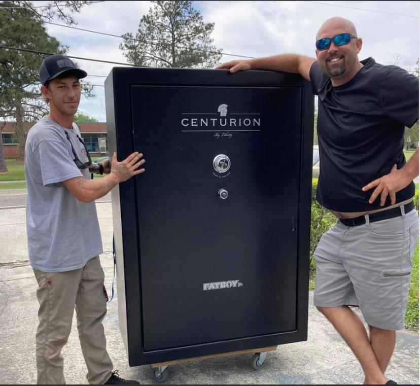 Movers 10 Movers loading a storage POD or storage unit in Jacksonville, FL